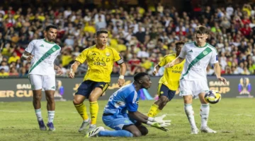 قمة الجولة.. النصر يواجه الأهلي في الدوري السعودي والقنوات الناقلة 2025